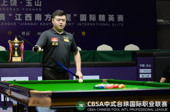 日本队在首 日本队在首