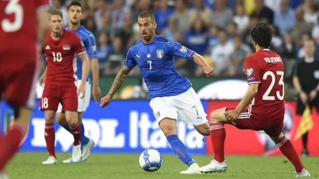 突击和传中 突击和传中