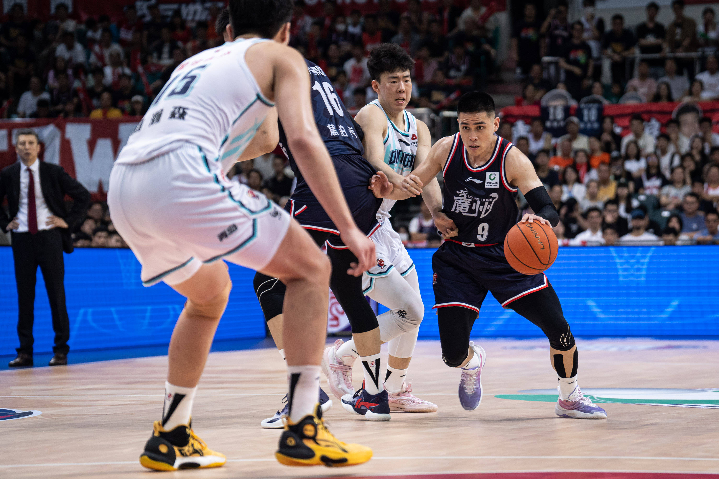 詹姆斯与浓 詹姆斯与浓